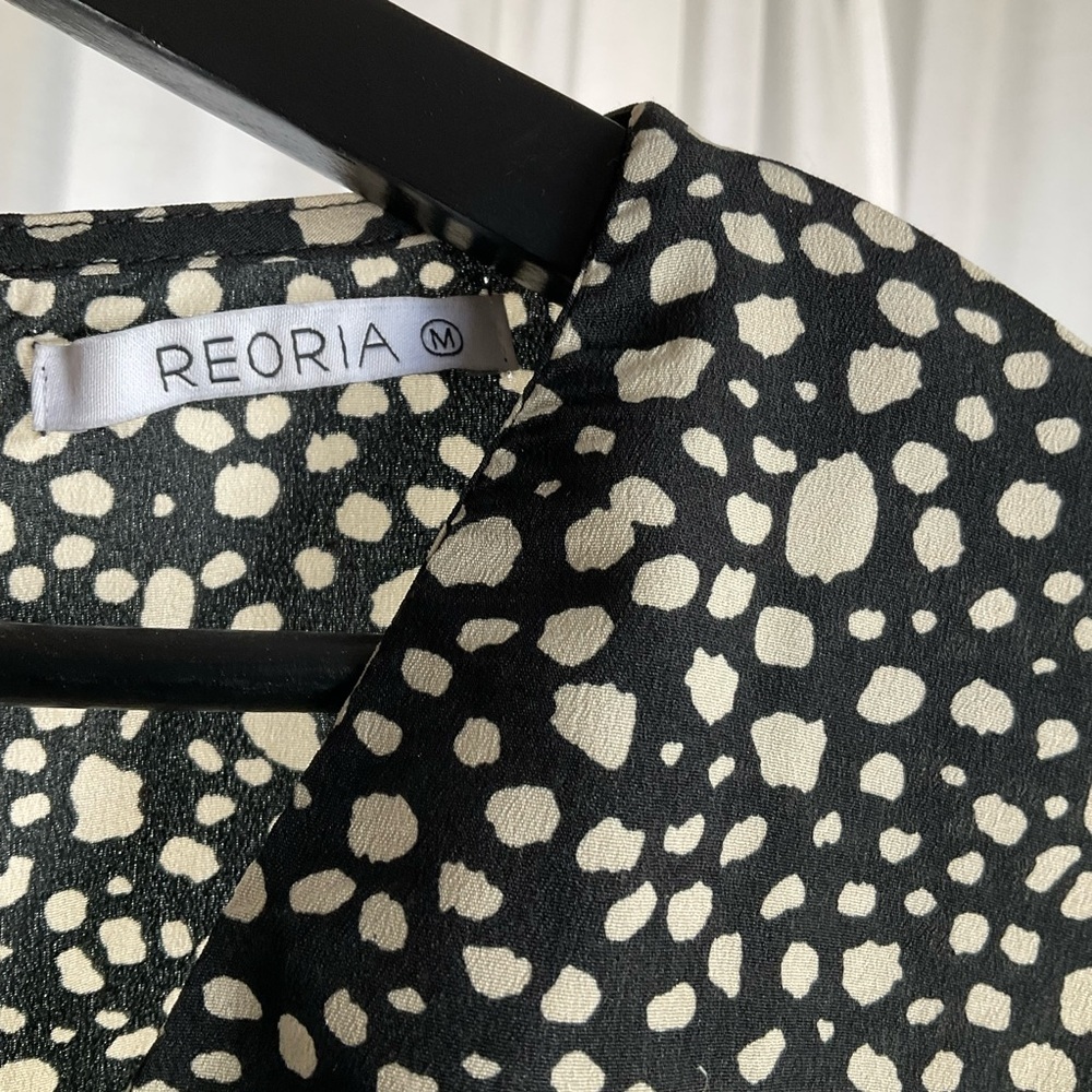 Black and Tan Tie Romper with Open Back - Picture 5 of 5